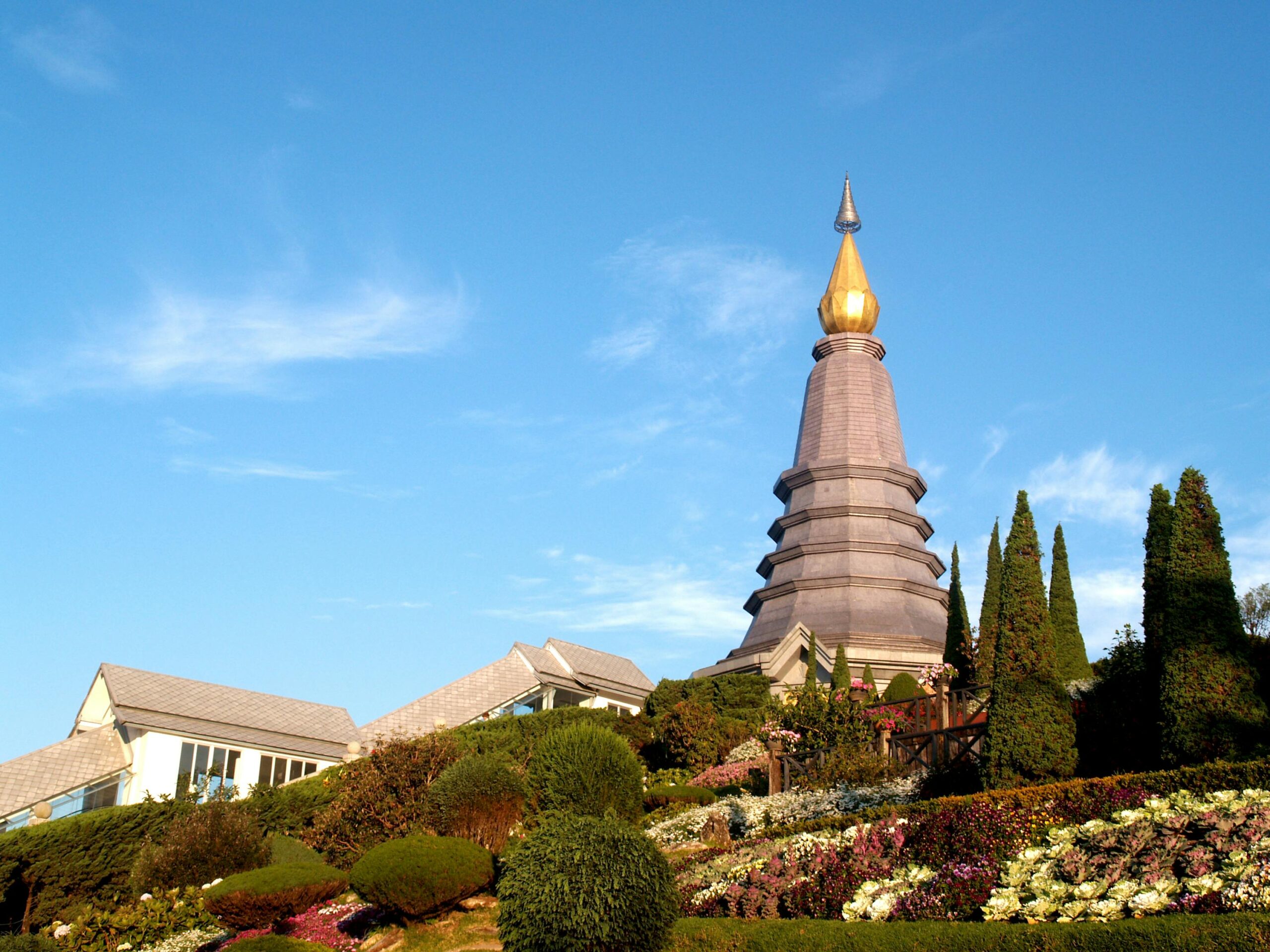 phra mahathat naphamethanidon and nabhapolbhumisiri